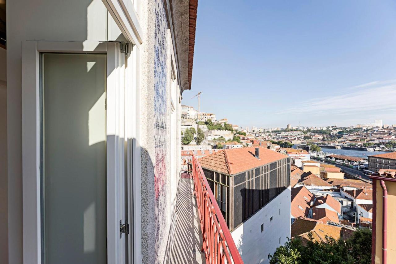 Stunning Duplex Near River By Lovelystay Porto Exterior foto